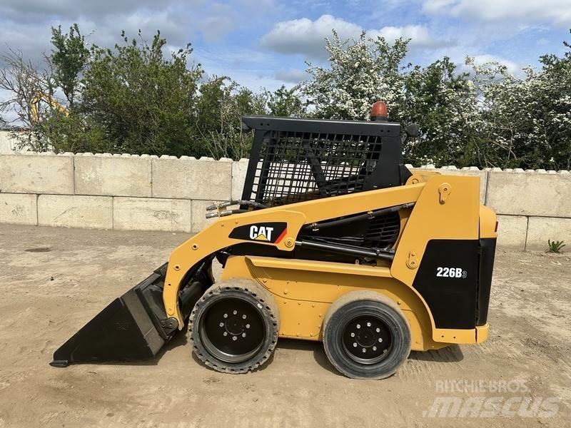 CAT 226B أخرى