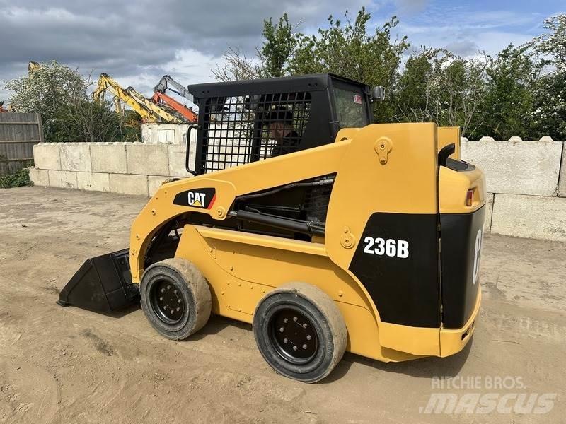 CAT 236B أخرى