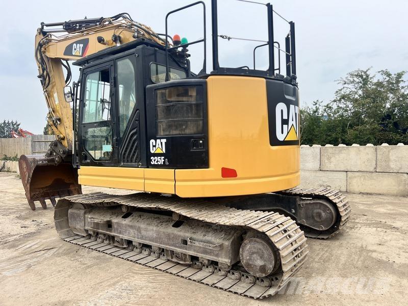 CAT 325FL حفارات زحافة