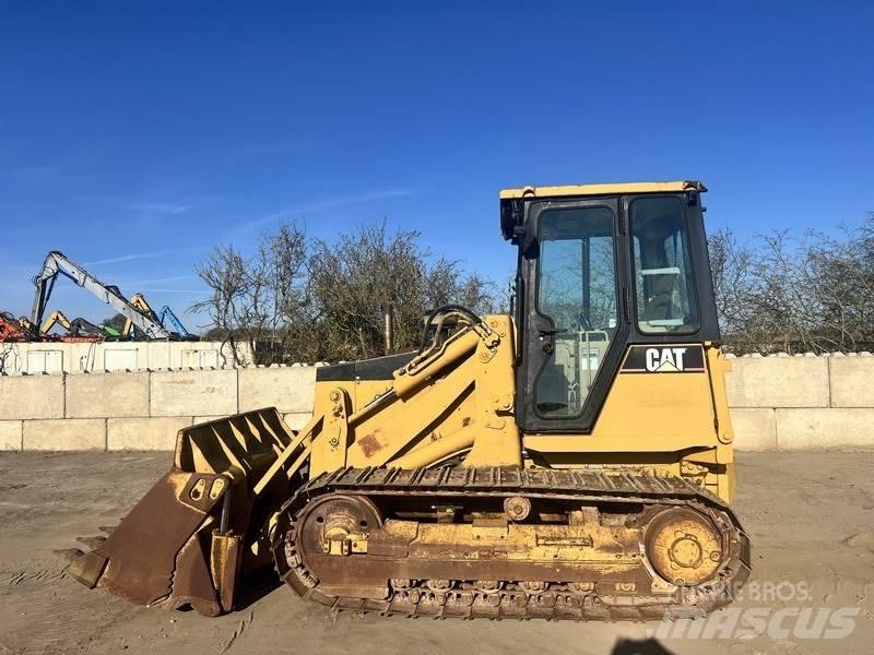 CAT 939 أخرى