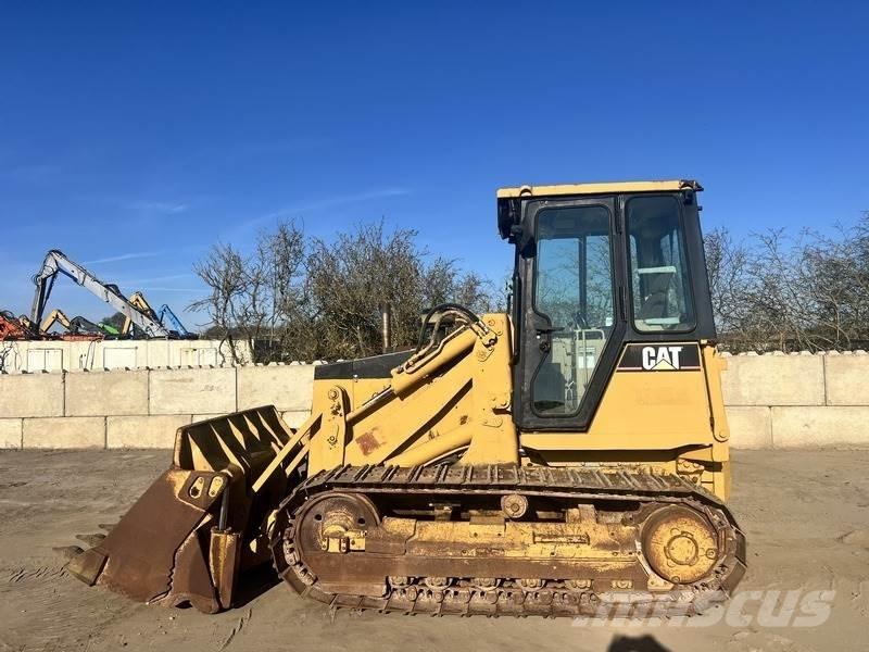 CAT 939 أخرى