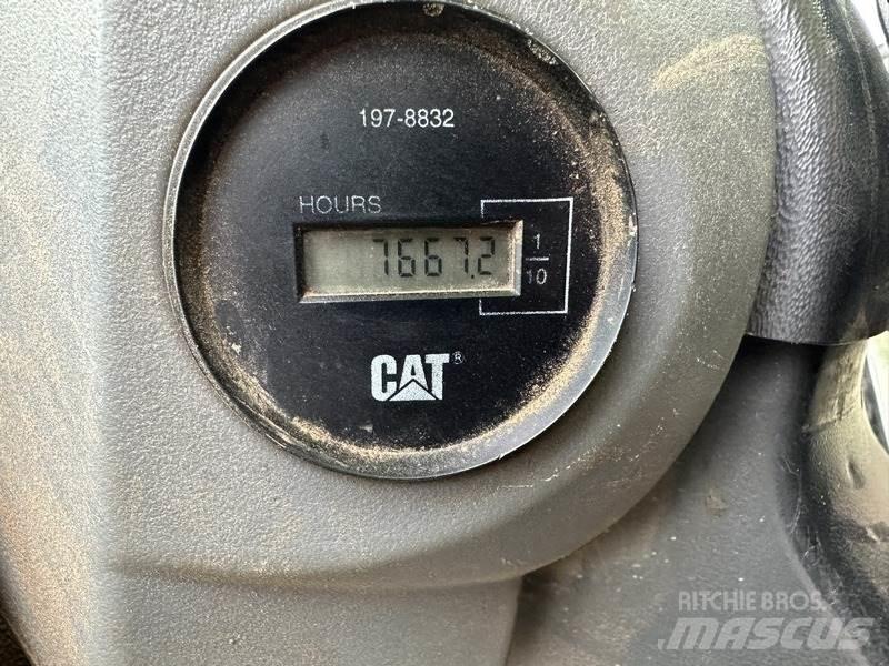 CAT CS-563 E مداحل ثنائية الاسطوانة