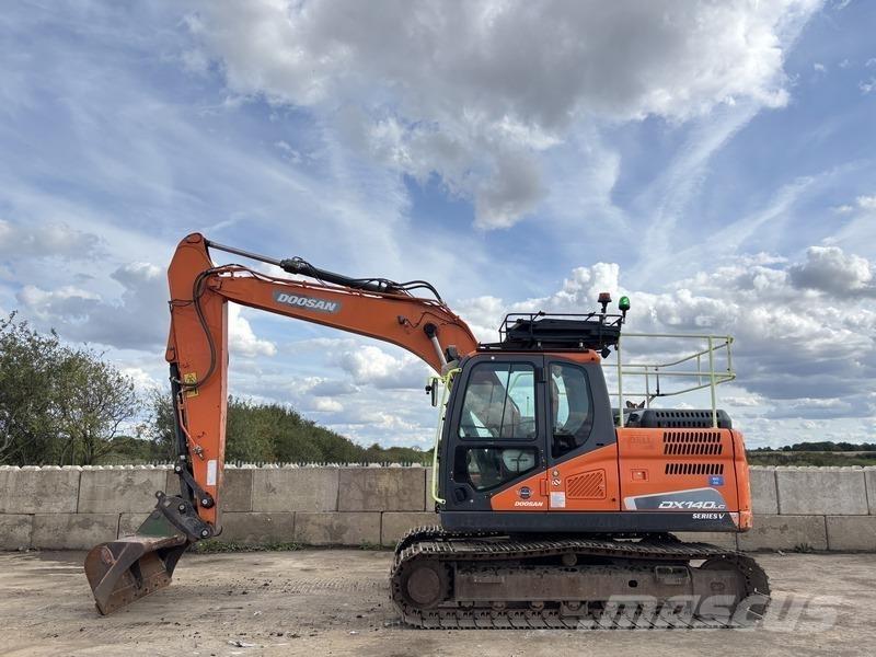 Doosan DX140LC-5 حفارات زحافة