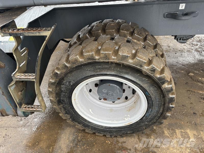 Fuchs MHL320 معدات المواد - غير ذلك