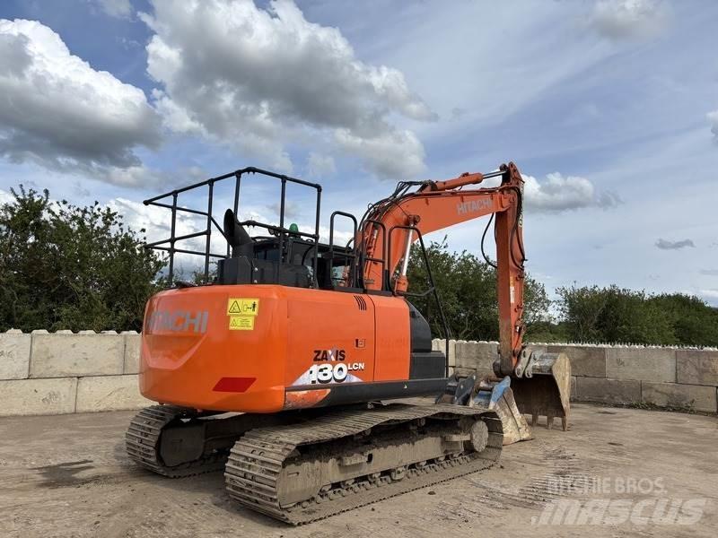 Hitachi ZX130 حفارات زحافة