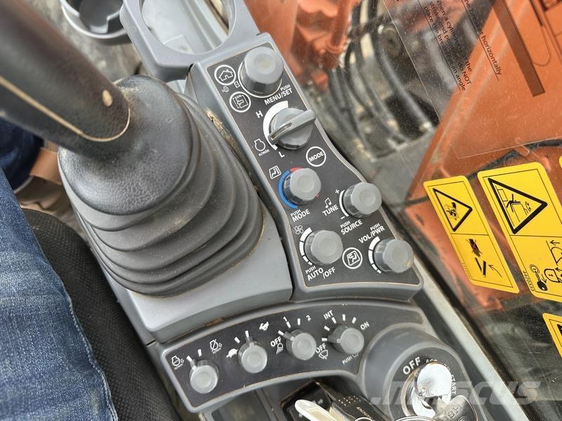 Hitachi ZX130 حفارات زحافة