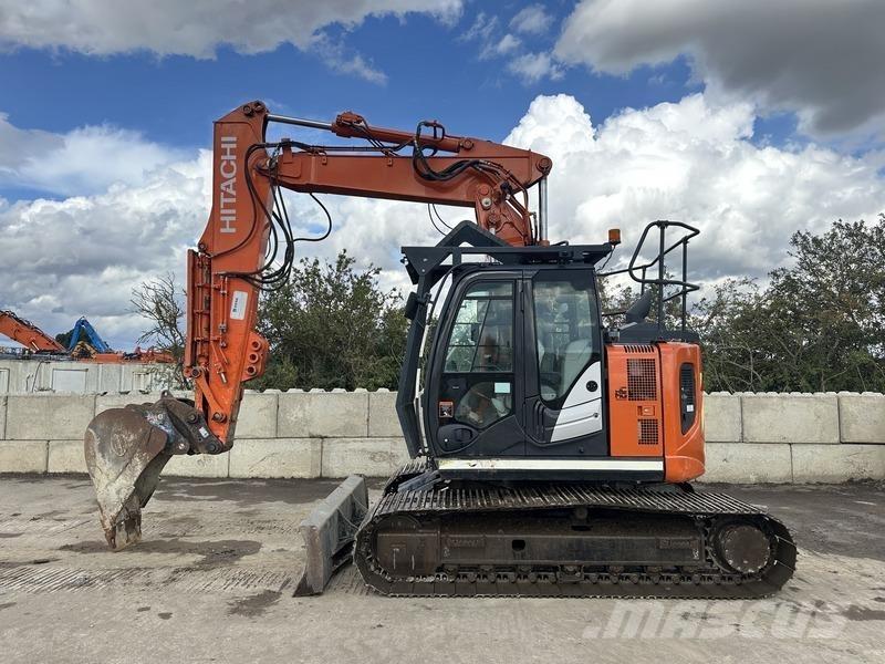Hitachi ZX135 حفارات هدم