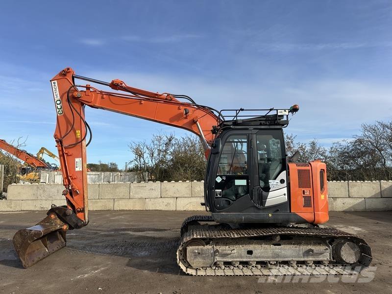 Hitachi ZX135 حفارات زحافة
