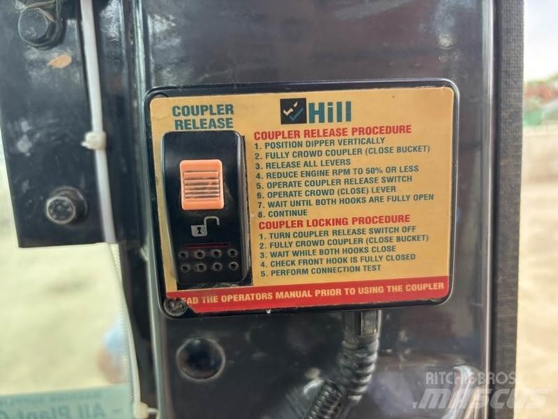 Hitachi ZX135 US-6 حفارات زحافة