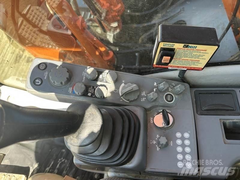 Hitachi ZX210LC-6 حفارات زحافة