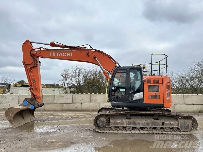 Hitachi ZX225USLC-6 حفارات زحافة