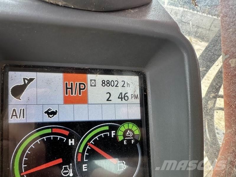 Hitachi ZX225USRLC-6 حفارات زحافة
