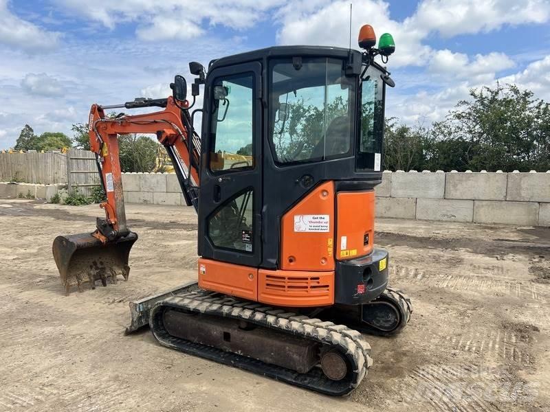 Hitachi ZX26U-5A CR حفارات زحافة