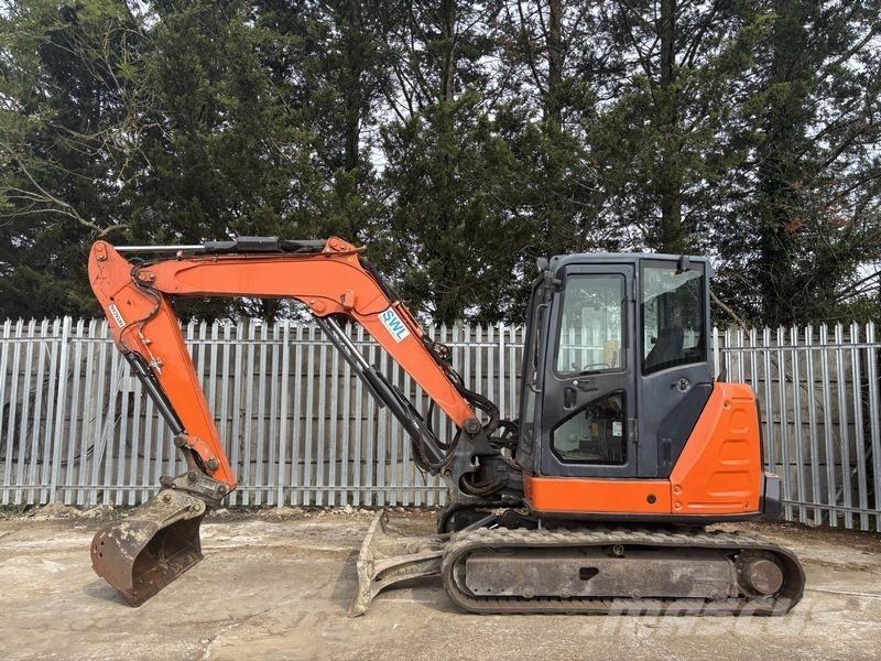 Hitachi ZX65 حفارات وسط 7 طن - 12 طن