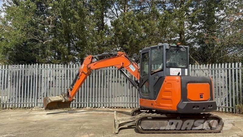 Hitachi ZX65 حفارات وسط 7 طن - 12 طن