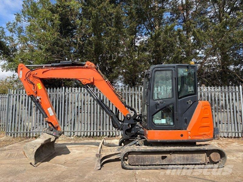 Hitachi ZX65 حفارات وسط 7 طن - 12 طن