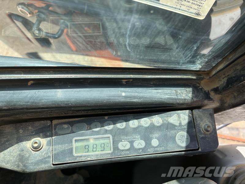 Hitachi ZX65 حفارات وسط 7 طن - 12 طن