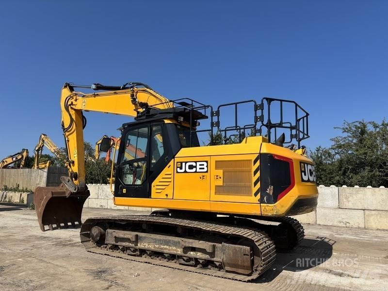 JCB 220X L 4F حفارات زحافة
