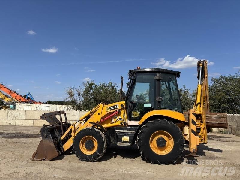 JCB 3cx Contractor لوادر ذات جرافات عكسية
