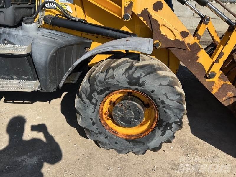 JCB 3CX Sitemaster لوادر ذات جرافات عكسية
