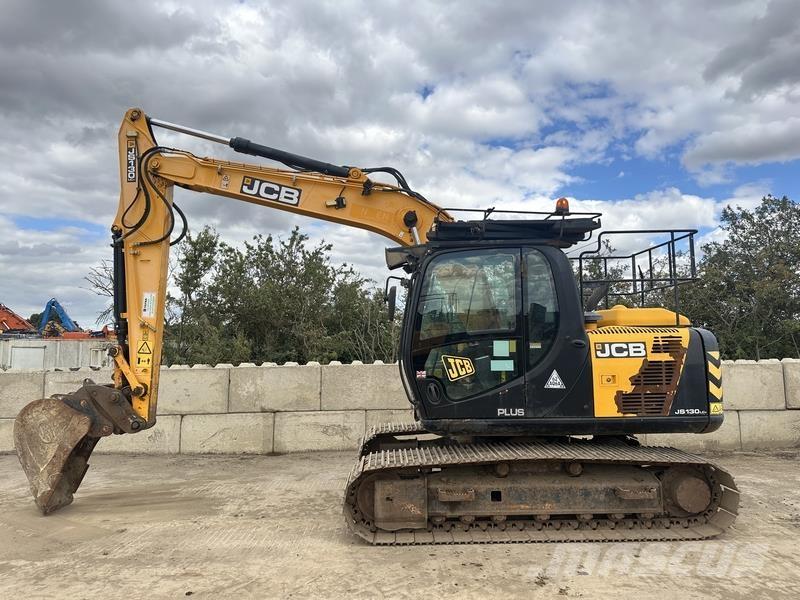 JCB JS130 حفارات زحافة
