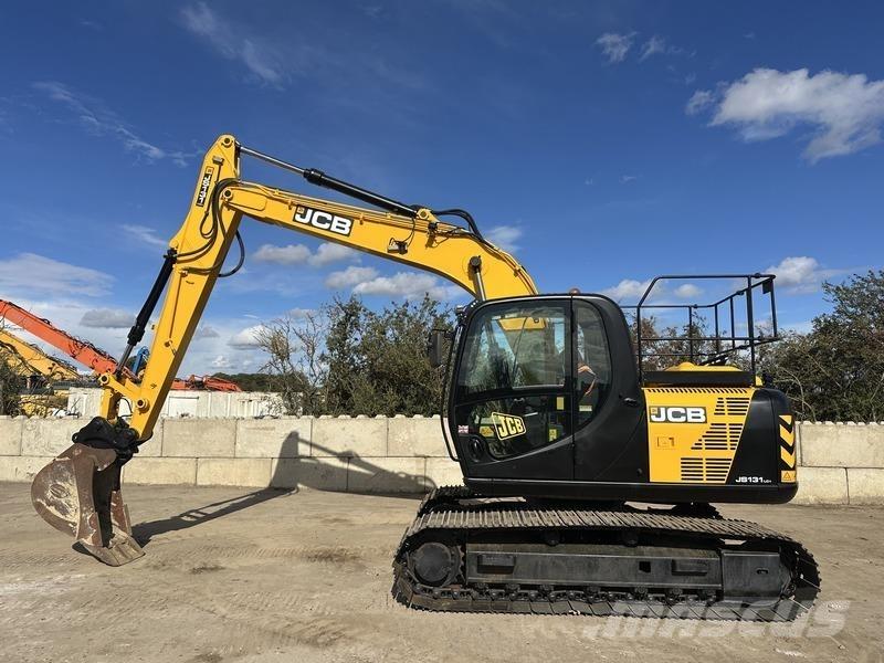 JCB JS131 LC حفارات زحافة