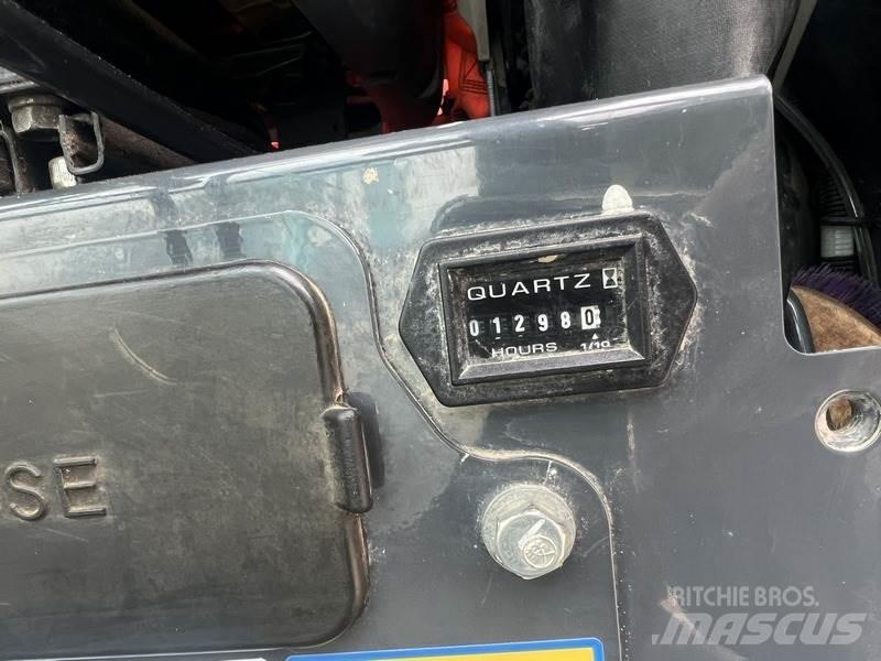 Kobelco SK28SR-6E حفارات صغيرة أقل من 7 طن (حفارات صغيرة)