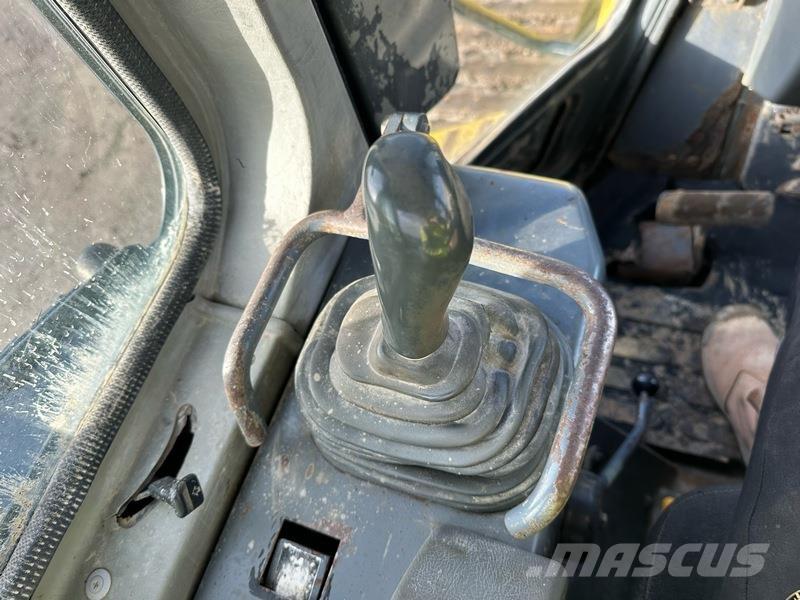 Komatsu D41E-6 بلدوزرات مجنزرة