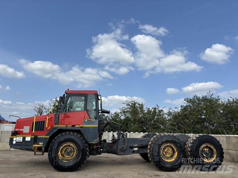 Komatsu HM300-1 ساحبات مفصلية