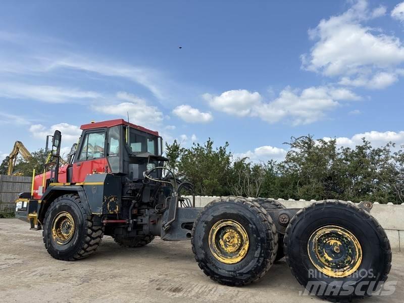 Komatsu HM300-1 ساحبات مفصلية