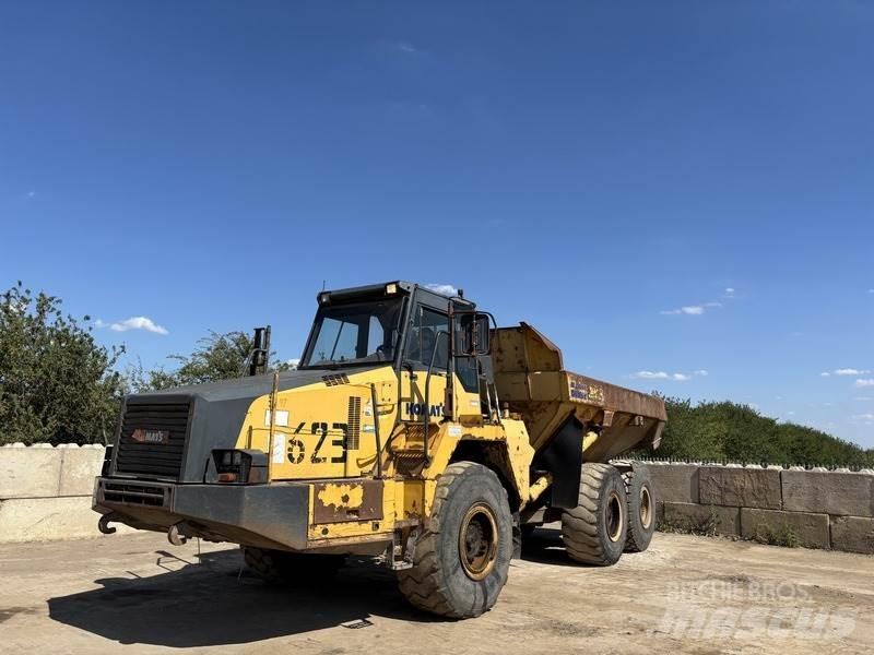 Komatsu HM300-1 ساحبات مفصلية
