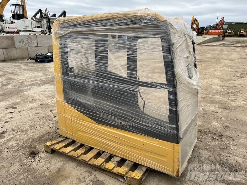 Komatsu PC130-8 أخرى
