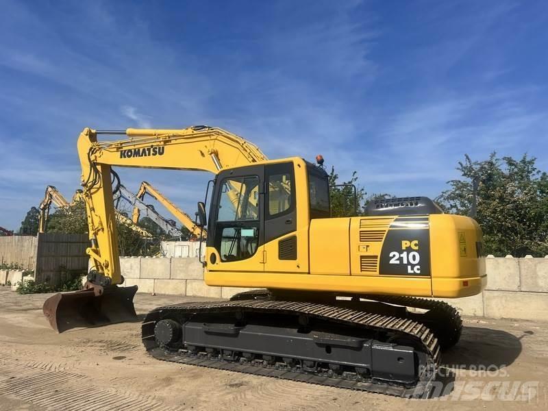 Komatsu PC210 LC-8 حفارات زحافة