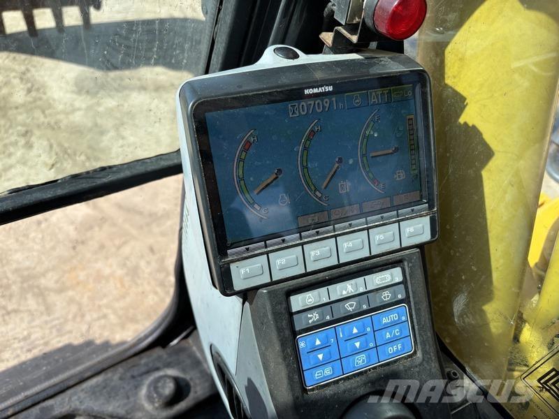 Komatsu PC210 LC-8 حفارات زحافة