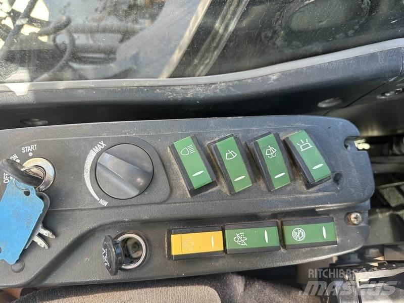 Sany SY265C LC حفارات زحافة