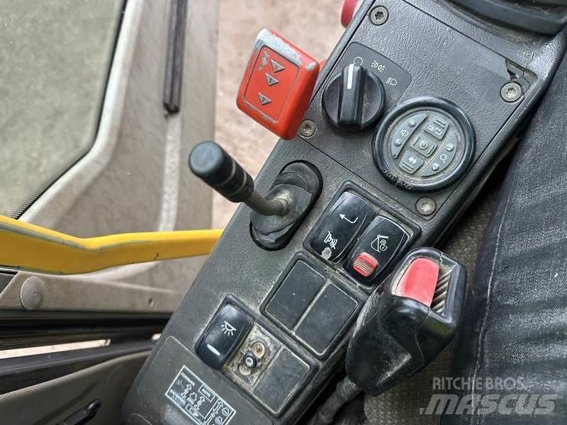 Volvo EW140 حفارات بعجل