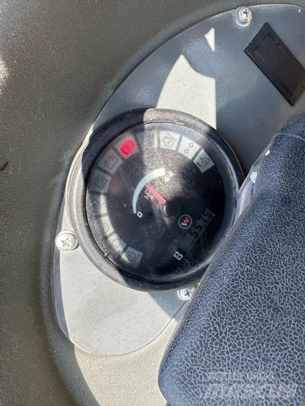 Wacker Neuson 1001 عربات نقل قلابة للمواقع