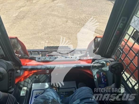 Kubota SSV75 لوادر انزلاقية التوجيه