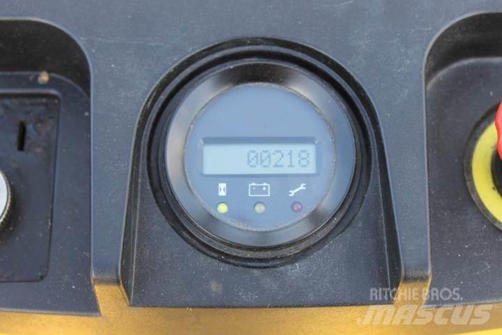 Yale MS12AC معدات التكديس الجوالة