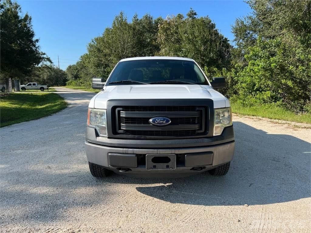 Ford F-150 شاحنات خفيفة/مفصلية الجوانب