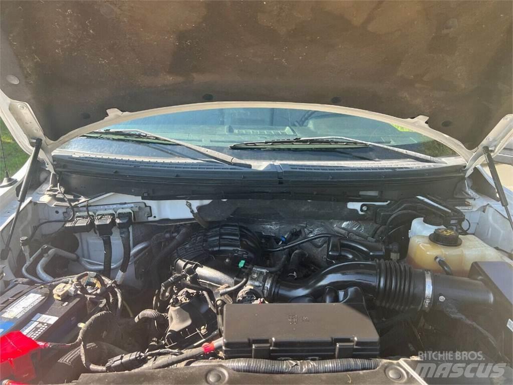 Ford F-150 شاحنات خفيفة/مفصلية الجوانب