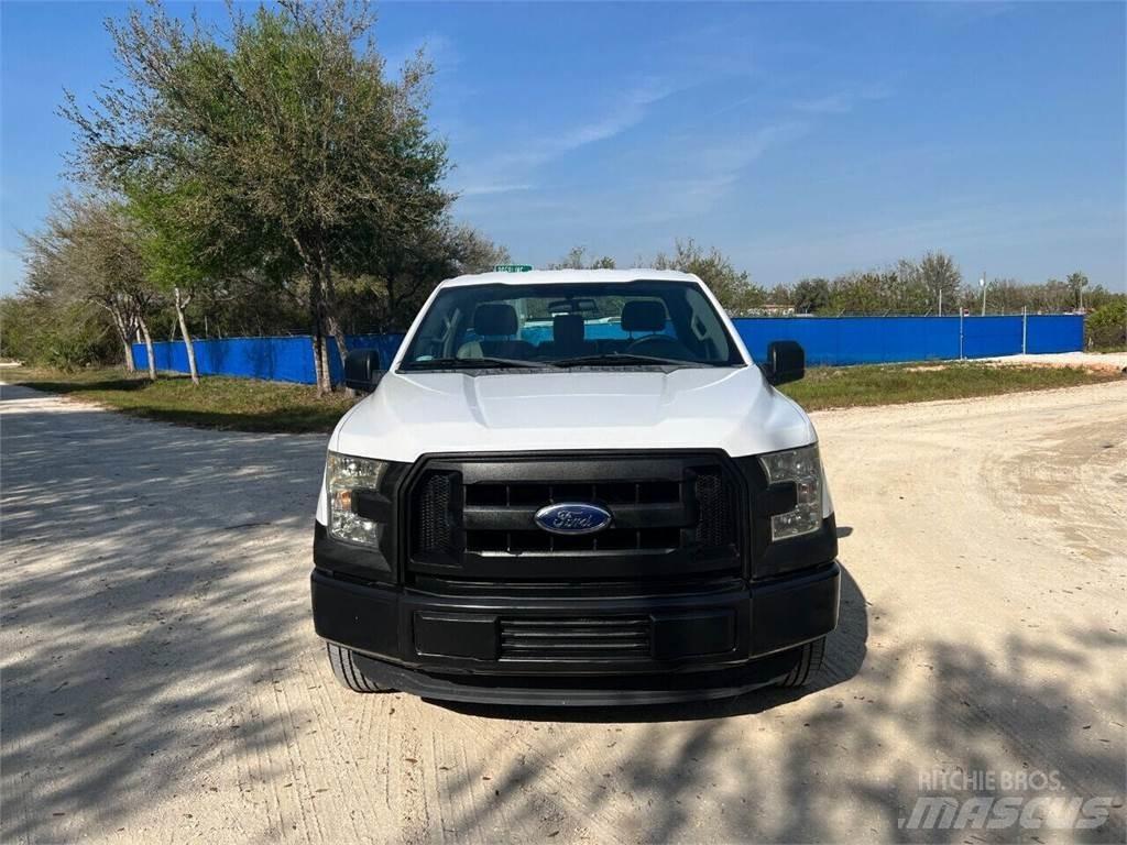 Ford F-150 شاحنات خفيفة/مفصلية الجوانب