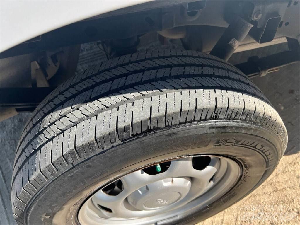 Ford F-150 شاحنات خفيفة/مفصلية الجوانب