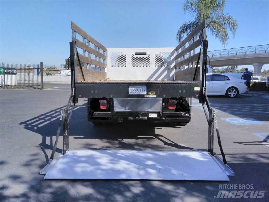 Ford F550 CREW CAB 4 شاحنات ذات هيكل صندوقي