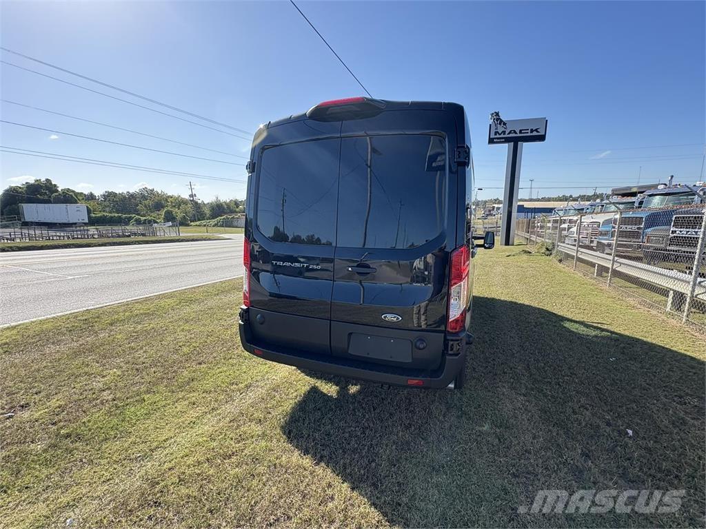 FRD 250 TRANS شاحنات ذات هيكل صندوقي