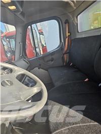 Freightliner M2 شاحنات ذات هيكل صندوقي