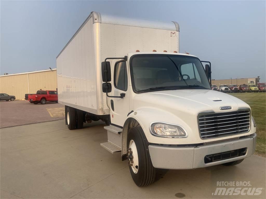 Freightliner M2 106 شاحنات بمقصورة وهيكل