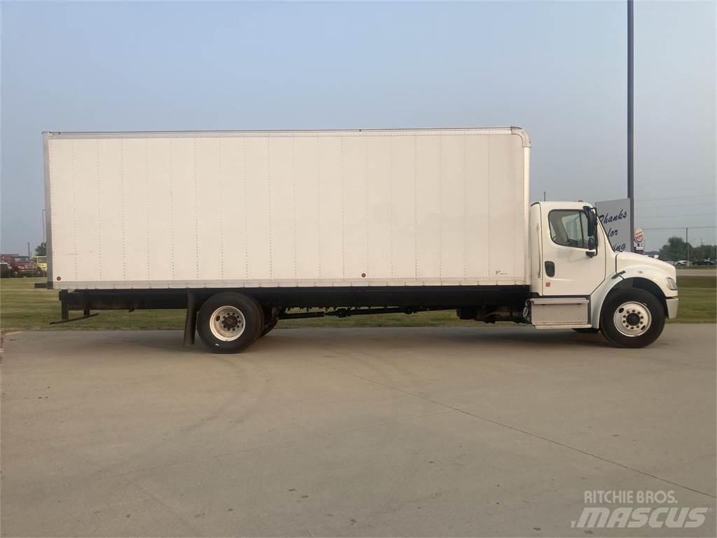 Freightliner M2 106 شاحنات بمقصورة وهيكل
