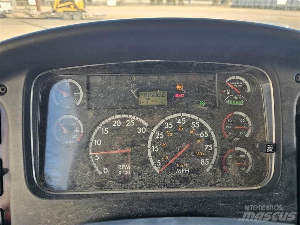 Freightliner M2 106 وحدات الجر