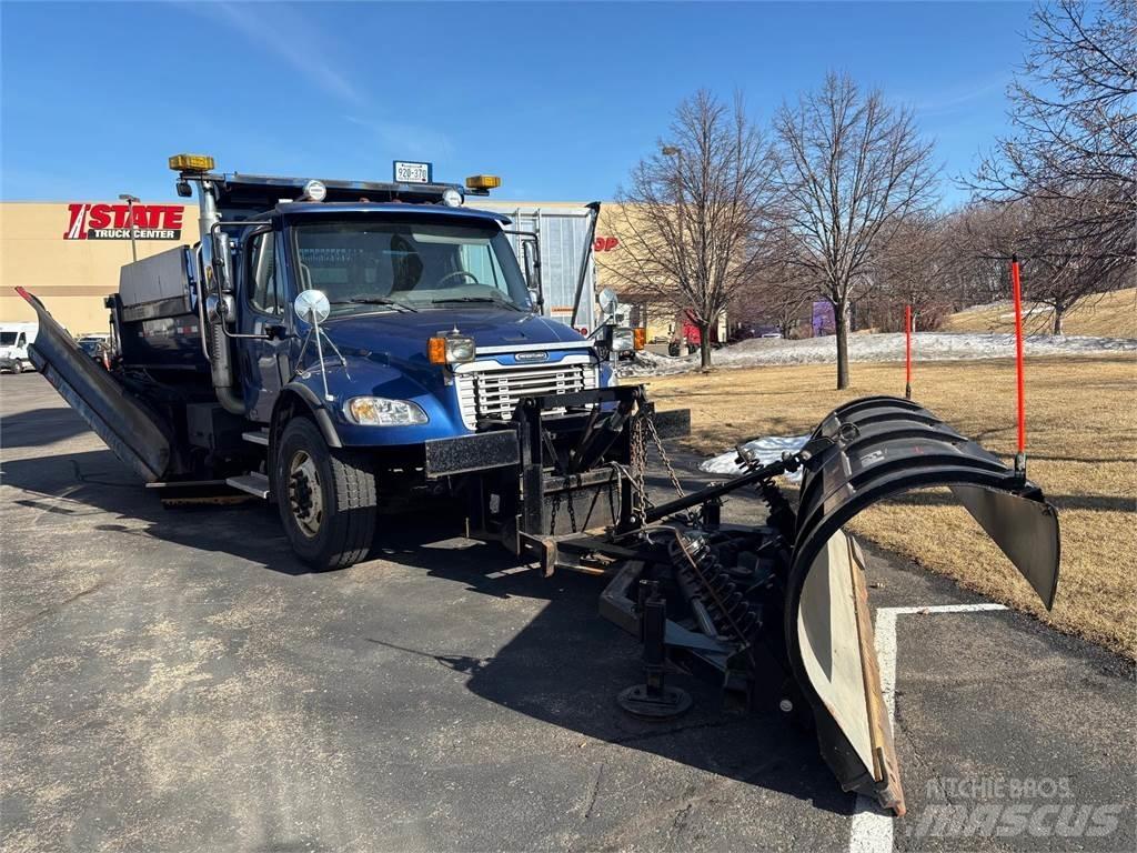 Freightliner M2 106 شاحنات أخرى